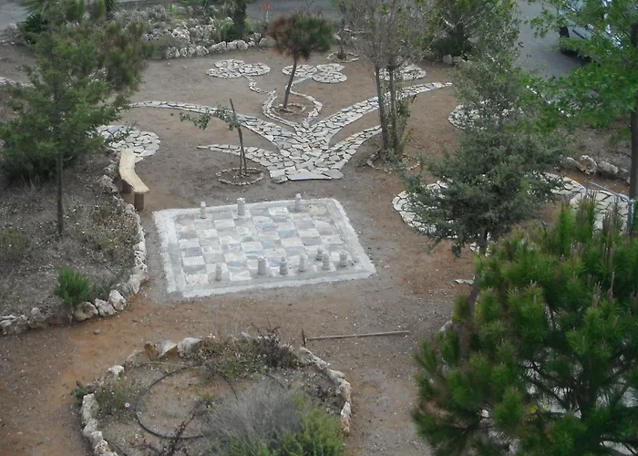 Mandorla Daire Lardos