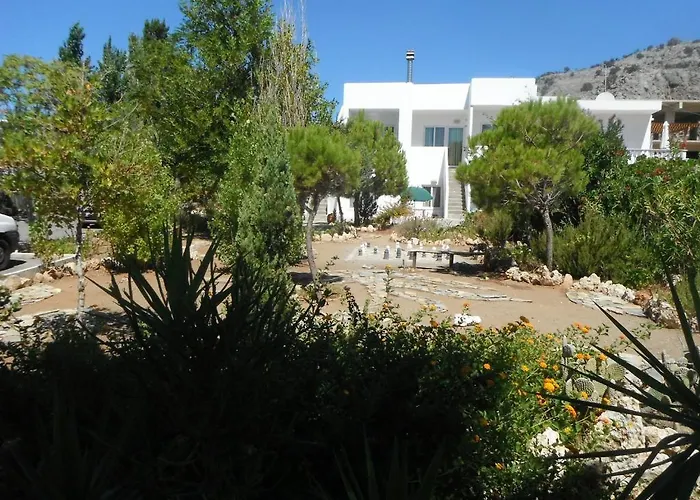 Mandorla Daire Lardos